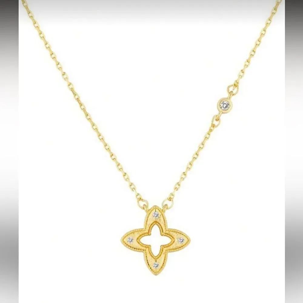 Chic Gold Clover Necklace A1533